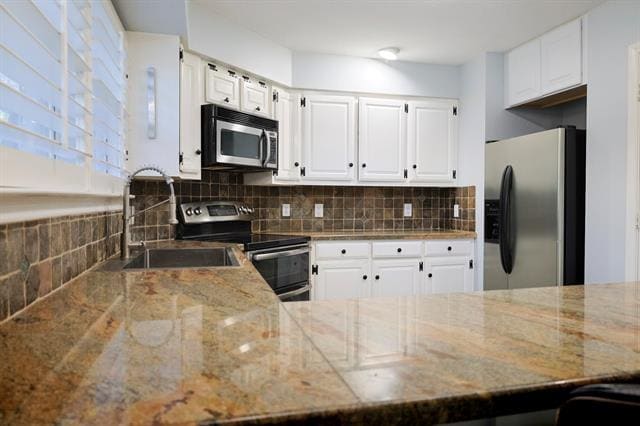 Building Photo - 740 Peavy Rd