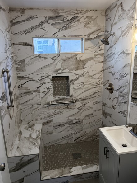 Building Photo - 2734 Lytelle Pl