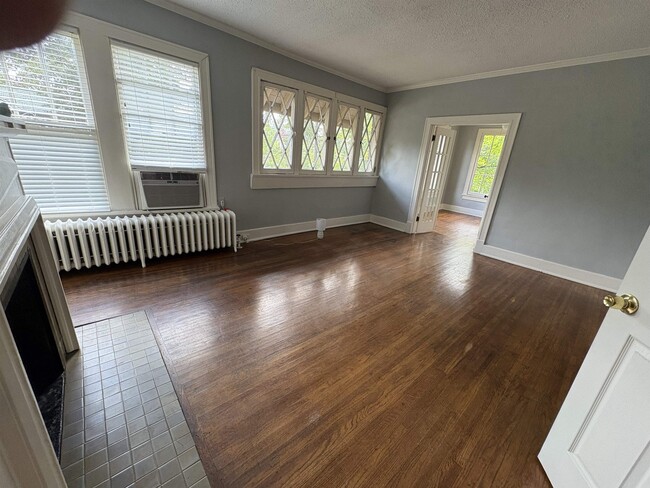 Building Photo - 343 N McLean Blvd