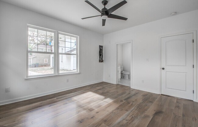 Building Photo - Elegant Midtown Memphis Single-Family Home...