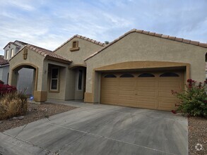 Building Photo - Shared Living in East Mesa