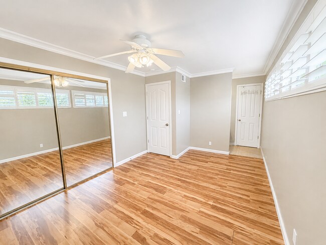 Building Photo - Welcome to this stunning 3 bedroom, 2 bathroom home located in Fremont