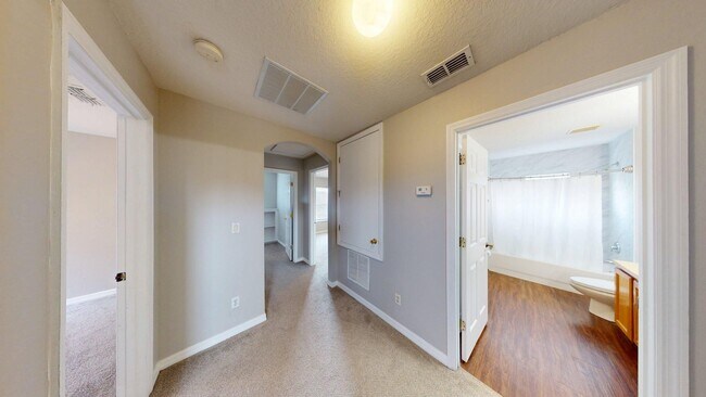 Building Photo - 4-BR 2.5 BA   AVALON PARK SOUTH