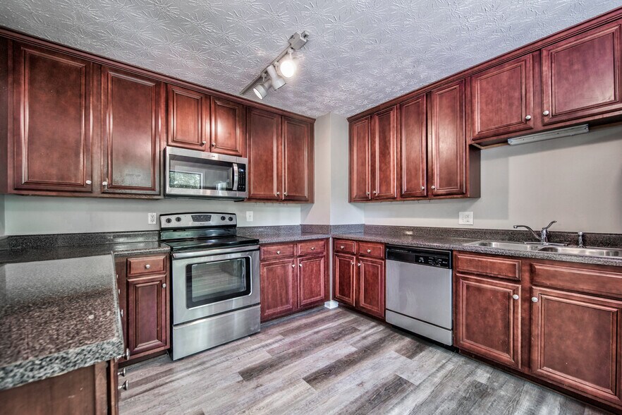 Building Photo - 1811 Kimberly Dr SW