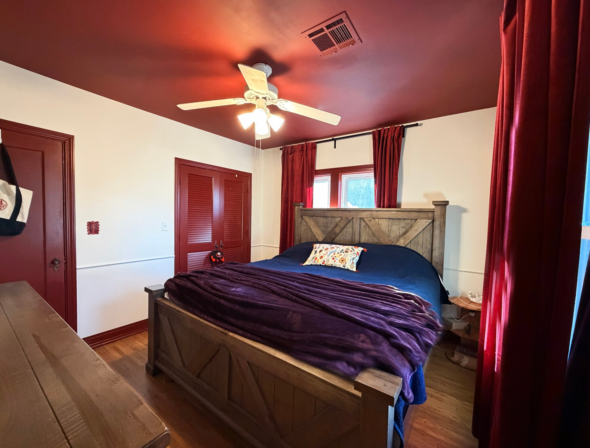 Building Photo - 2023 E 14th Pl