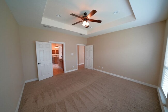 Building Photo - Beautiful Selma Living. Realtor Commission: $500