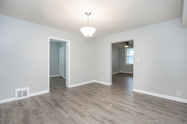 Building Photo - 3262 W 122nd St