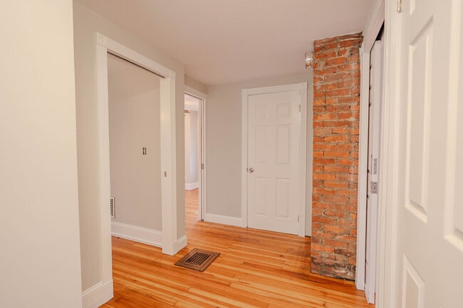 Building Photo - 11 Burritt Ave