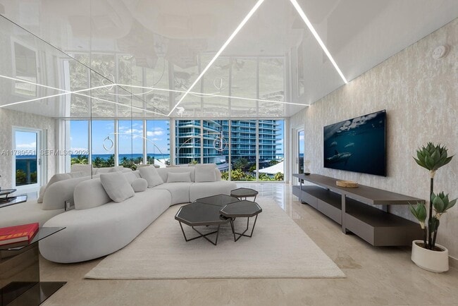 Building Photo - 10275 Collins Ave