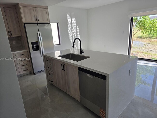 Building Photo - 1402 NW 1st St