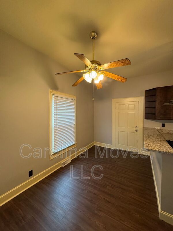 Building Photo - 101 S 7th St