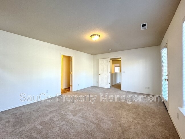 Building Photo - 11074 SW Washington St