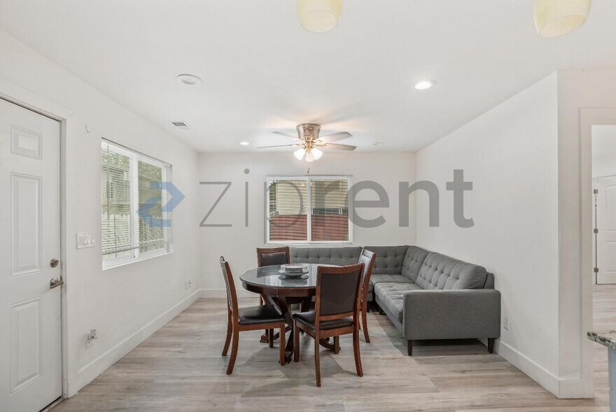 Building Photo - 34497 Salinas Pl