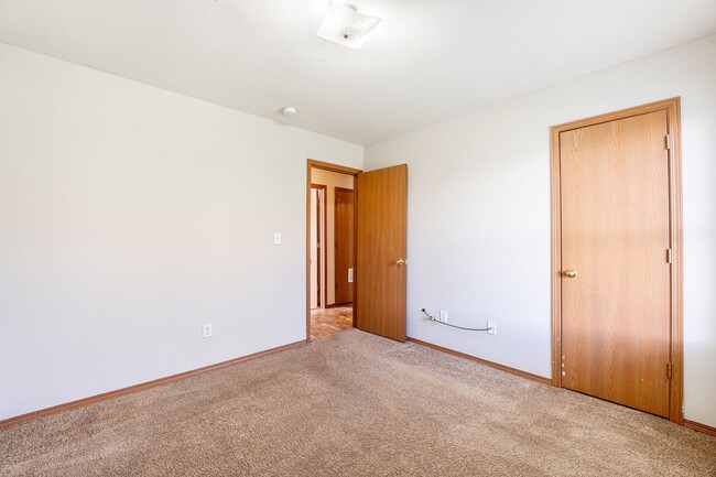 Building Photo - 319 E Marietta Ct
