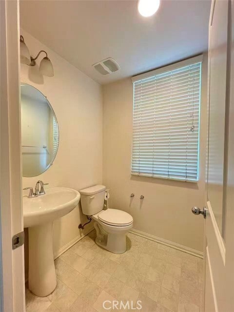 Building Photo - 422 W Rte 66