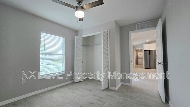 Building Photo - 423 NE 31st St