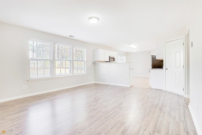 Building Photo - 6260 Whitetail Ct NW