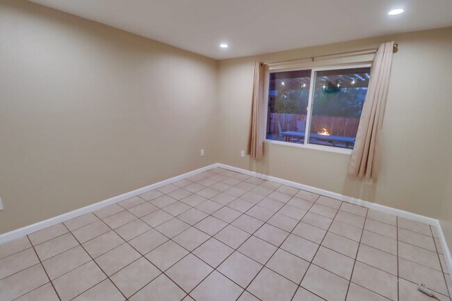 Building Photo - Barcelona Ridge Estates