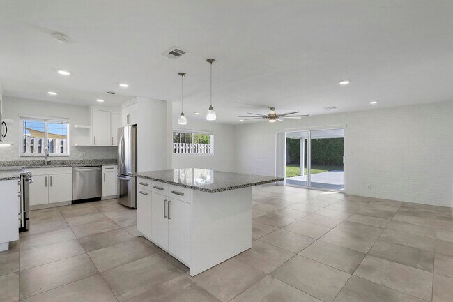 Building Photo - 636 Eastwind Dr