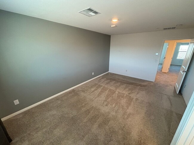 Building Photo - Beautiful 3Bed/3Bath Townhome located in Enterprise/Southern Highlands–Southwest Henderson border...