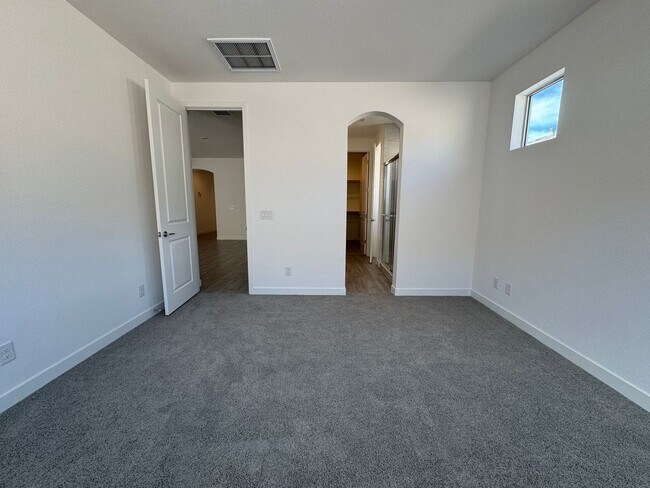 Building Photo - Laughlin Ranch 3 BR 2Ba Public Golf Community with Canyon & Mountain Views