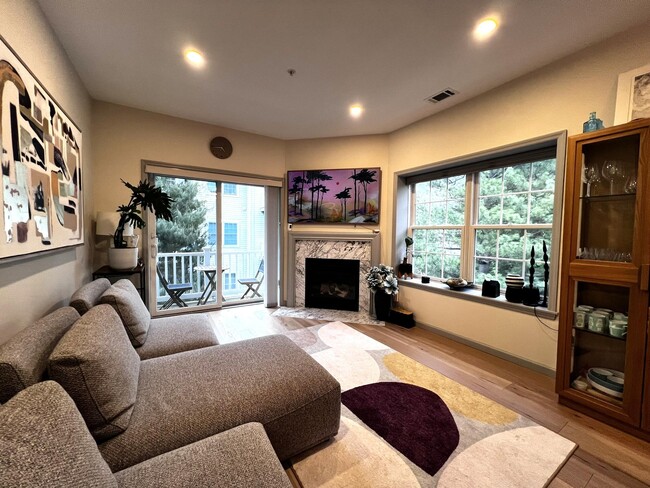 Building Photo - 1510 Half Moon Bay Dr