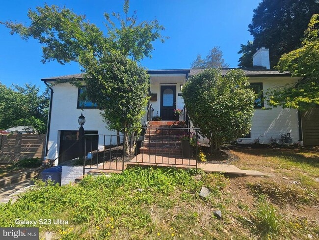 Building Photo - 4949 Old Dominion Dr