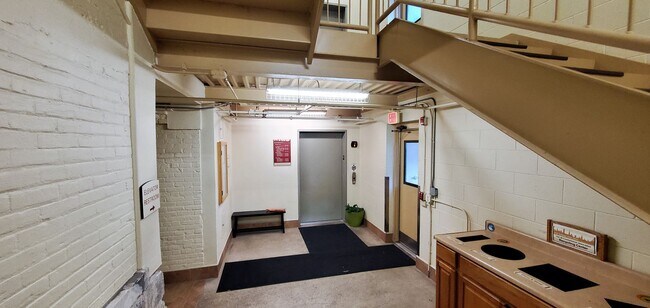 Building Photo - Off-Season Rental 1 Bedroom Condo Grand Tr...