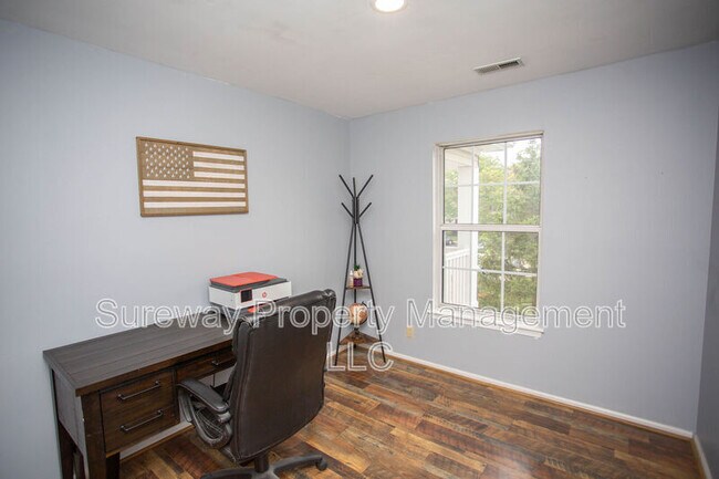 Building Photo - 4208 Aberdeen Ln