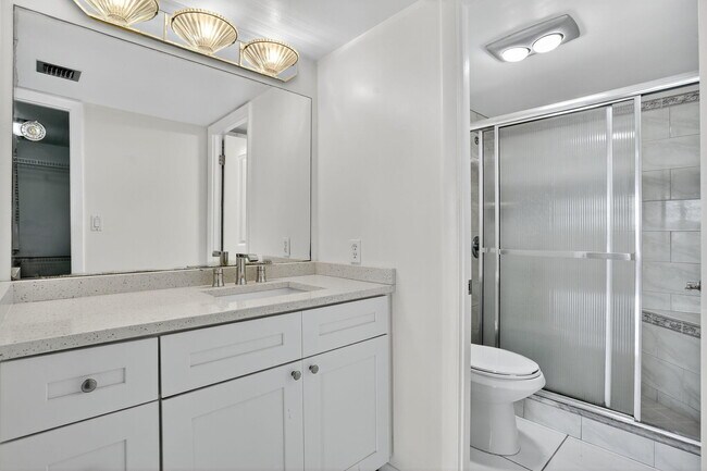 Building Photo - 10777 W Sample Rd