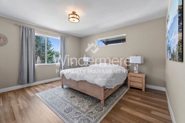 Building Photo - * Coming Soon 08/15/2025*Furnished Executi...