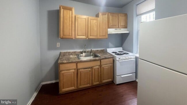 Primary Photo - 1235 W Hazzard St