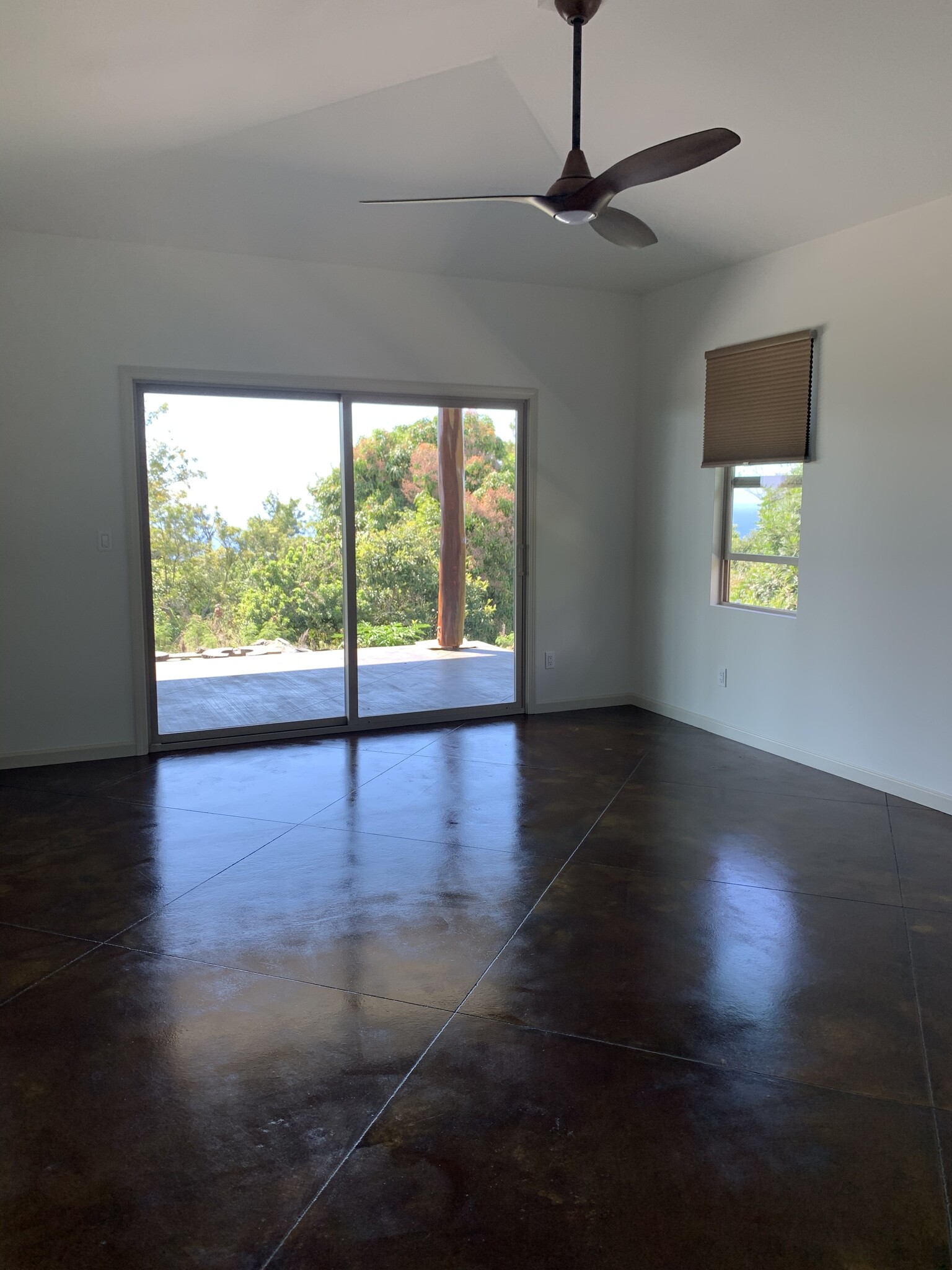 Master bedroom leads to lanai with open space and views - 72 -1035 Pu'ukala Rd