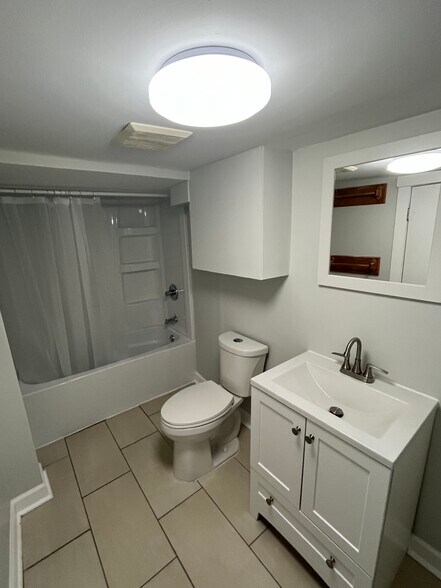 Building Photo - 430 N 25th St