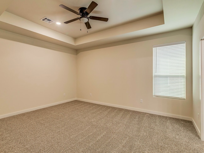 Building Photo - Captivating 3-Bed, 2-Bath Home in Charming...