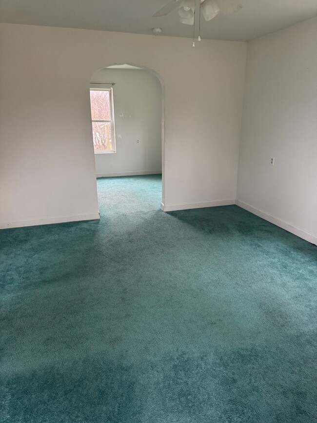 Building Photo - 920 Sycamore St