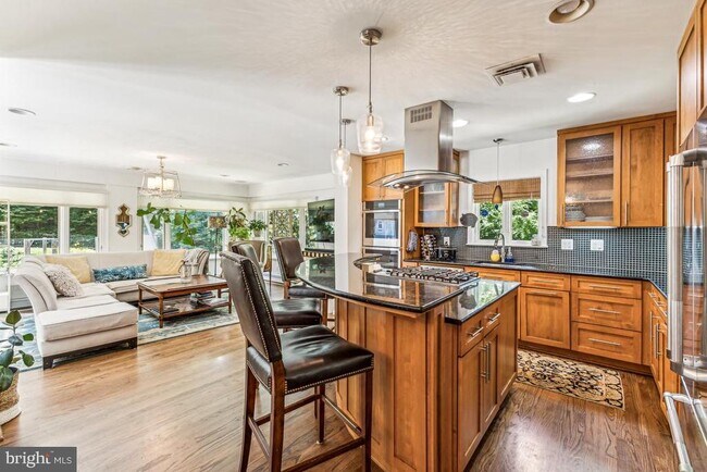 Building Photo - 1506 Woodacre Dr