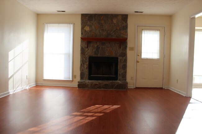 Building Photo - Newton Place