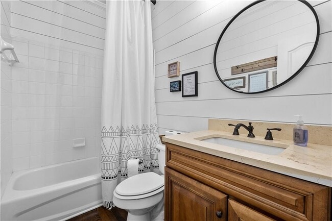 Building Photo - 3713 Lake Edge Dr