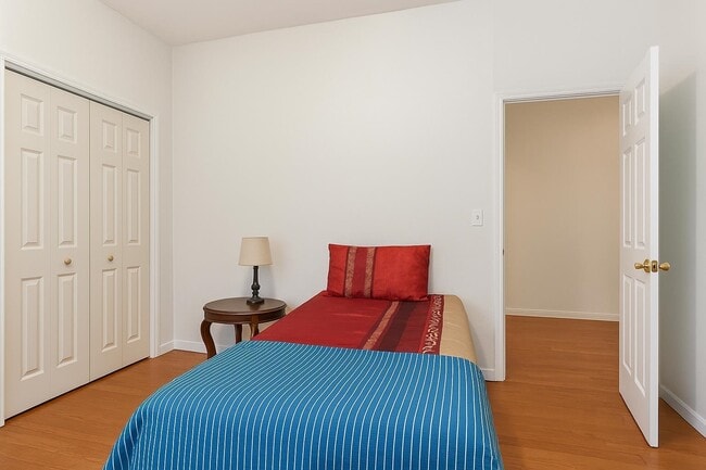 Building Photo - 23 Vroom St