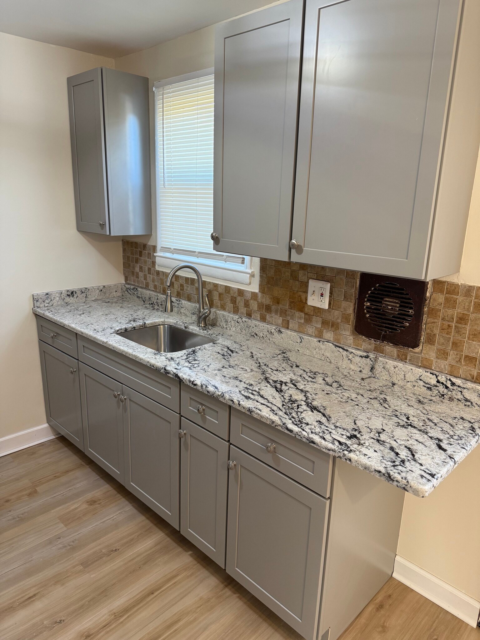 Kitchen - 828 Maury Ave