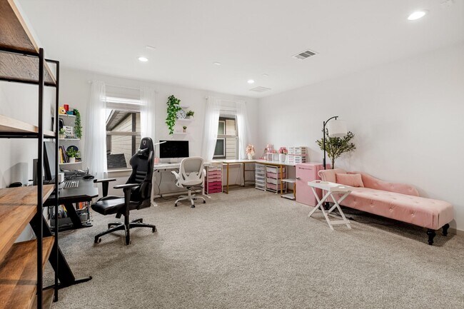 Building Photo - 29335 Red Rocks Pk Dr