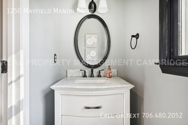 Building Photo - 1250 Mayfield Manor Dr