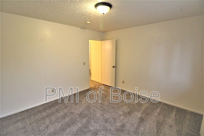 Building Photo - 7201 W Amity Rd