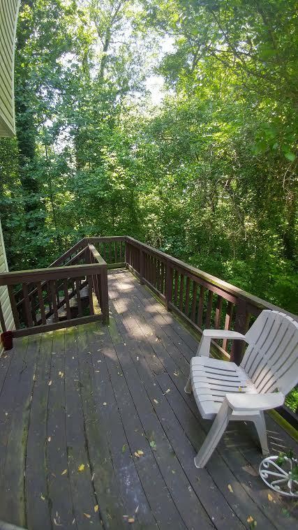 Building Photo - 2 BR / 2.5 BA Condo on Forest Hill. Pets C...