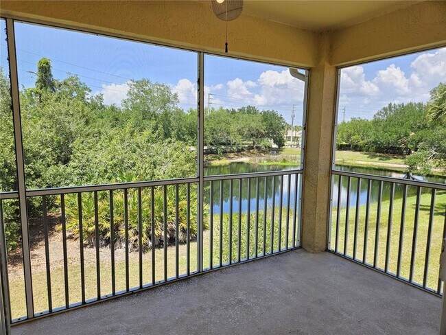 Building Photo - 904 Casa Del Lago Way