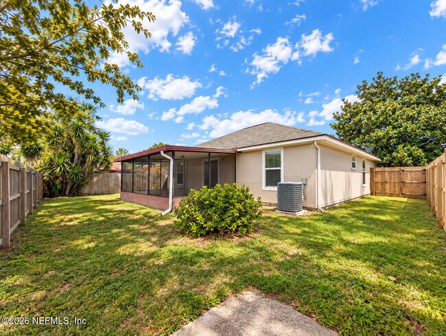 Building Photo - 10850 Wahine Dr N