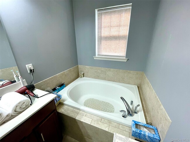 Building Photo - 141 Meadow View Dr