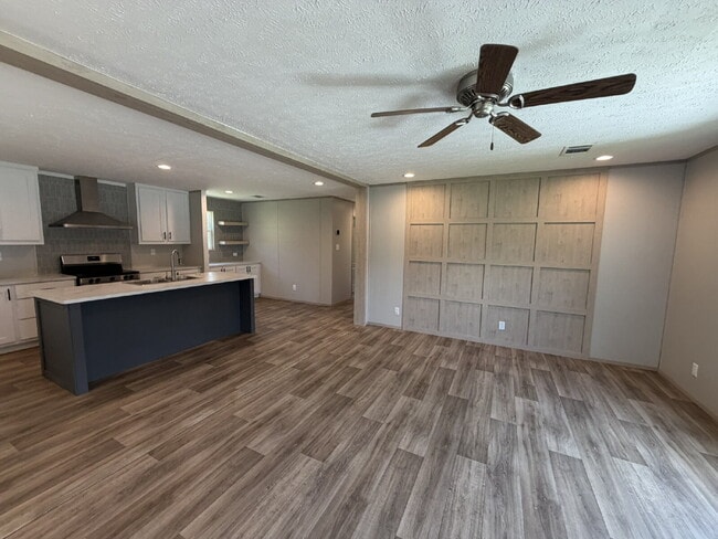 Building Photo - Mobile Home for Rent