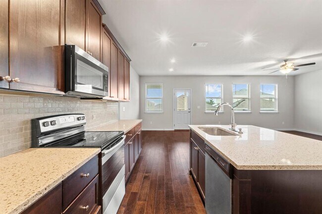 Building Photo - 277 Magna Ln